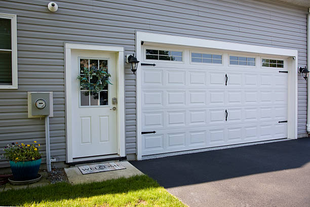 24/7 Emergency Garage Door Panel Replacement experts in Vega, TX